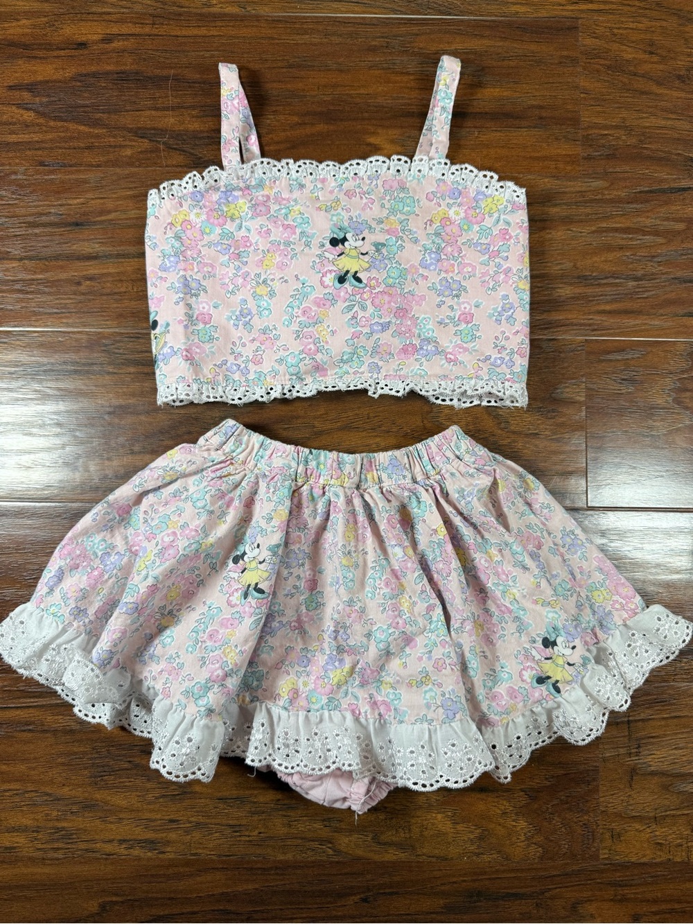 5t Lu & Ro two piece set with Disney Minnie Mouse